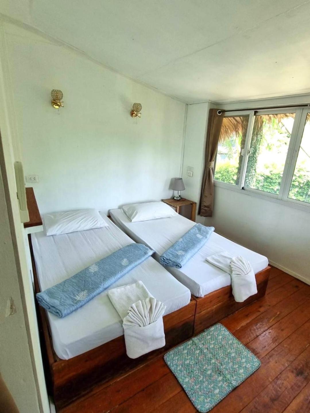 Mook Montra Resort Sea Front Ko Mook Eksteriør bilde