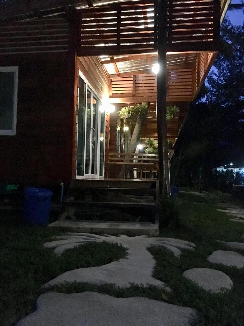 Mook Montra Resort Sea Front Ko Mook Eksteriør bilde