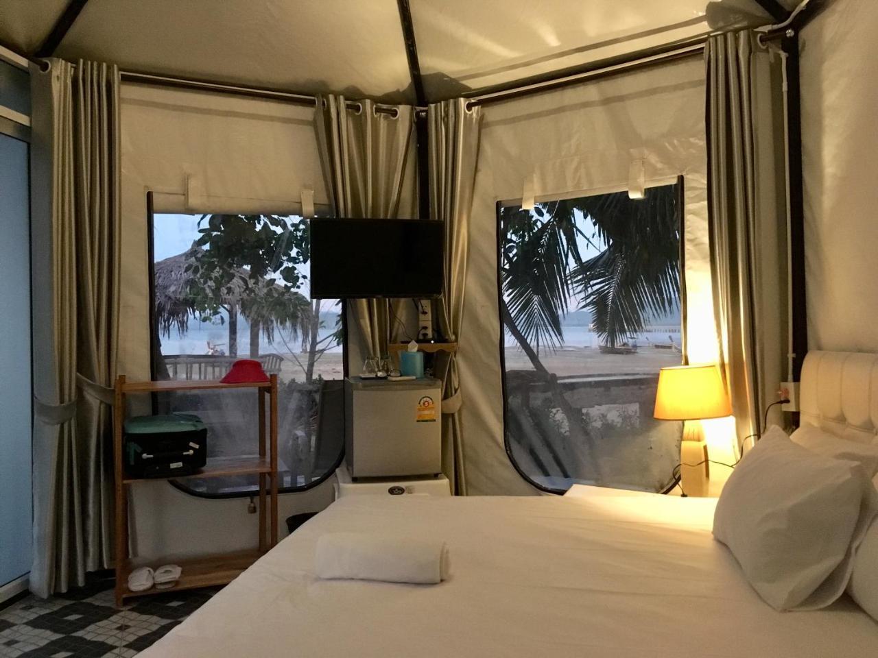 Mook Montra Resort Sea Front Ko Mook Eksteriør bilde