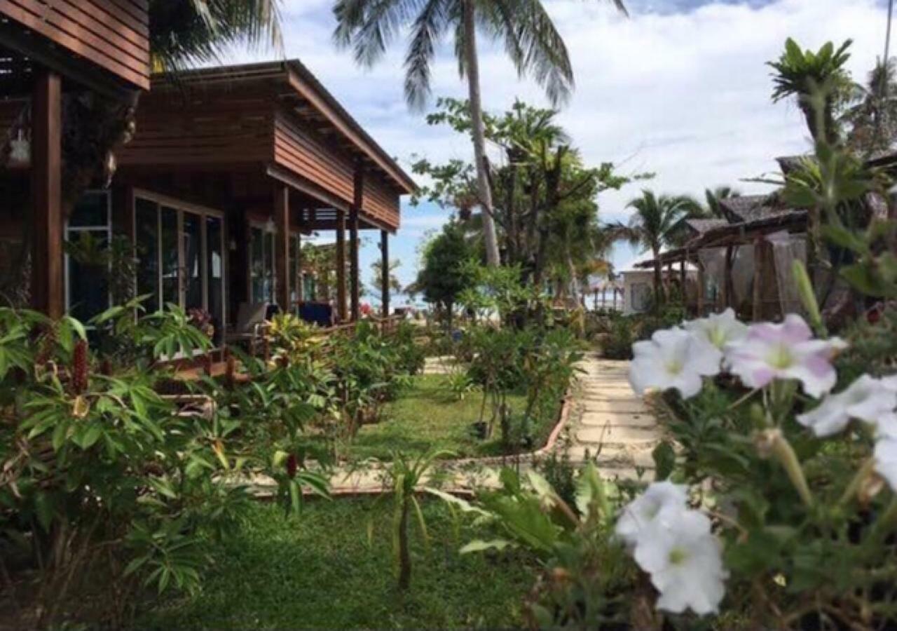 Mook Montra Resort Sea Front Ko Mook Eksteriør bilde